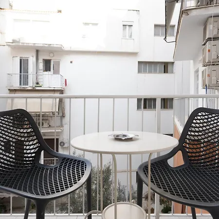 Stunning Cozy Apartment In Athens Exterior photo